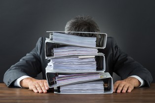 Praca w godzinach nadliczbowych. Co przysługuje pracownikowi?