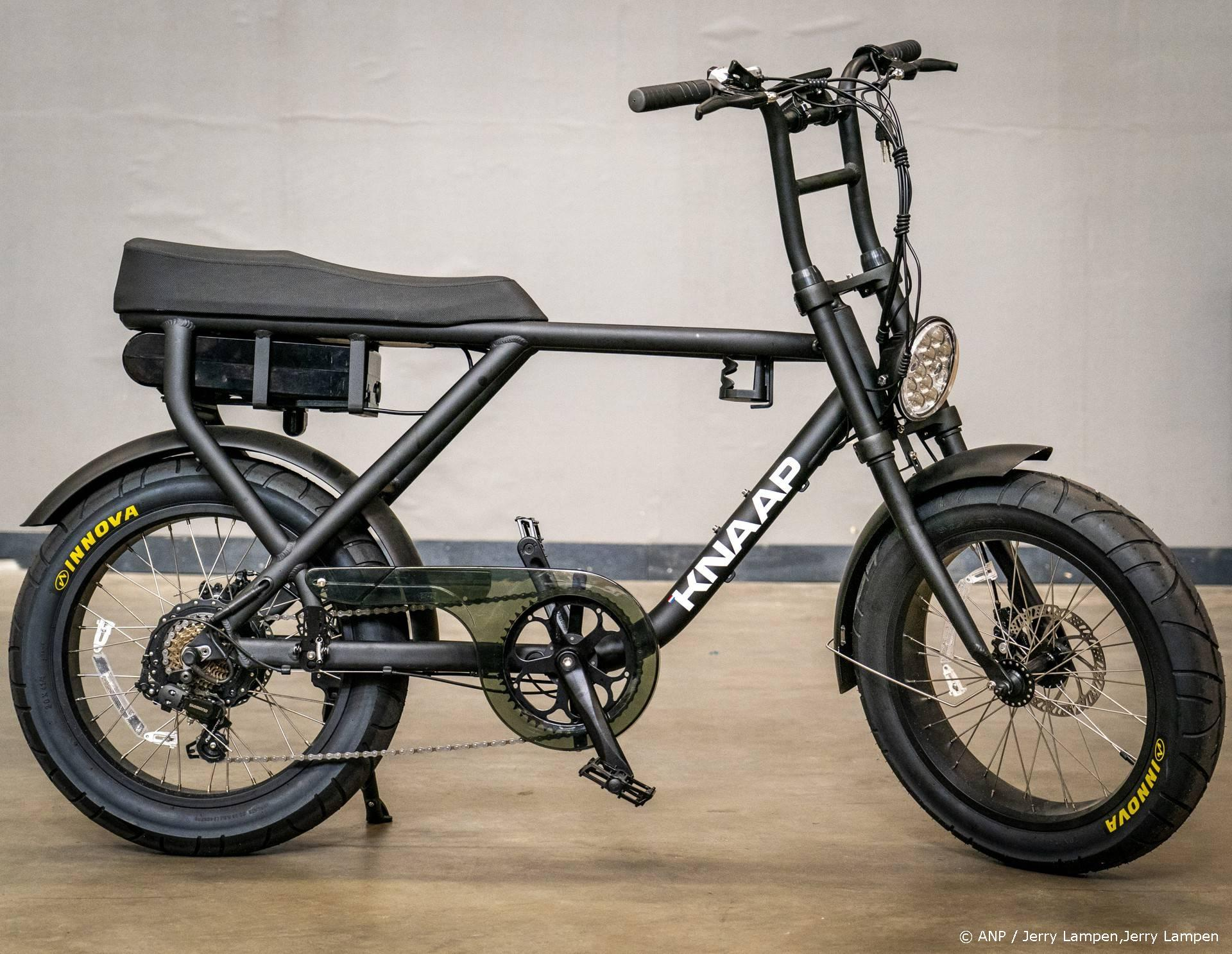 Brand door oplaadende fatbike - 3 gewonden in Den Haag