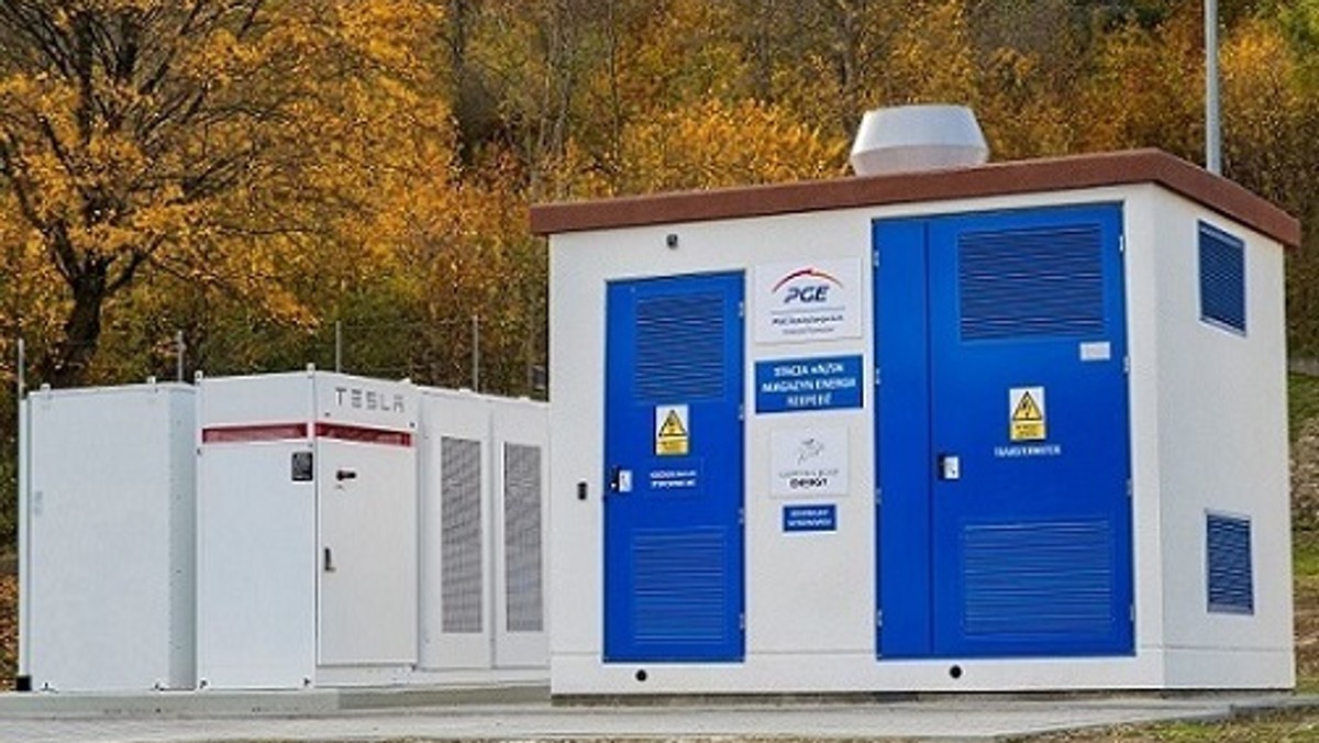 PGE uruchamia pierwszy w Polsce magazyn energii elektrycznej z wykorzystaniem modułów Powerpack Tesla