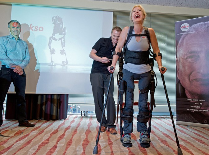 Amerykanka Amanda Boxtel wstała i przeszła kilka kroków po raz pierwszy od 1990 roku, kiedy to uległa wypadkowi na nartach i została sparaliżowana od pasa w dół