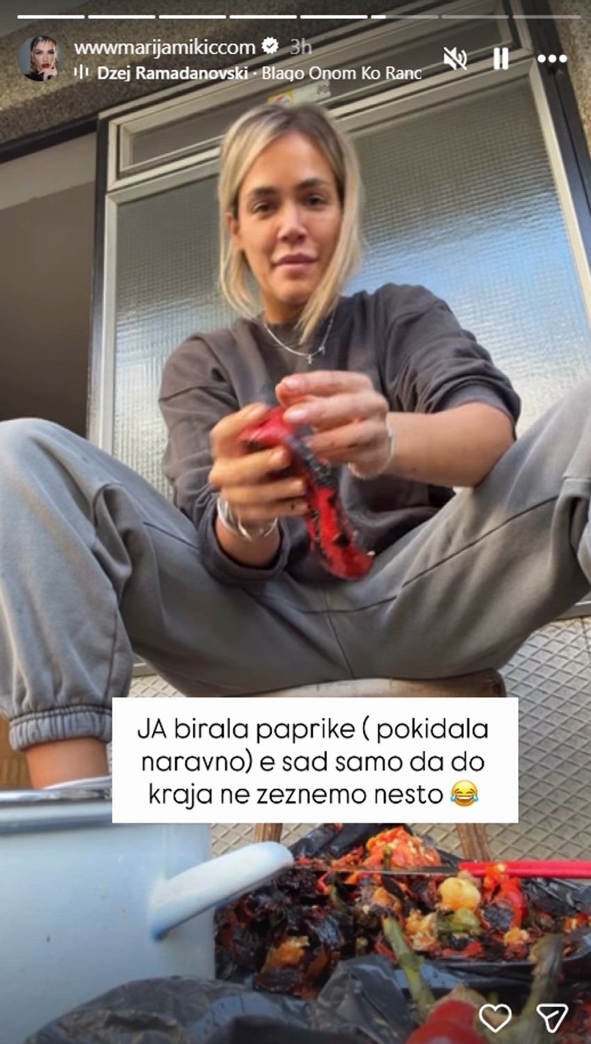 Marija Mikić sprema zimnicu