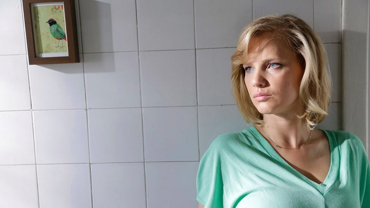 Joanna Kulig nie pojawi się w 10. sezonie serialu "O mnie się nie martw". Jak się właśnie okazało, postać aktorki zniknie bezpowrotnie. Bohaterka Kulig, Iga Małecka, zostanie uśmiercona.