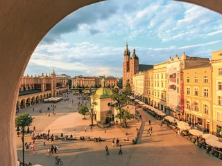 Kraków to prężny ośrodek naukowy dysponujący liczną grupą wysoko wykwalifikowanych kadr dla wszystkich nowoczesnych sektorów gospodarki