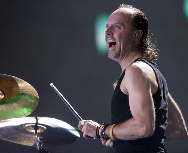 Lars Ulrich podczas koncertu w Asuncion w Paragwaju (24 marca 2014)