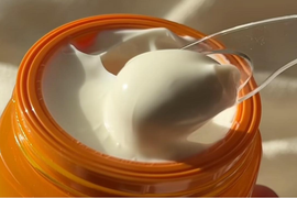 Ovo je NAJBOLJA KREMA za lice, koja radi apsolutno sve: Ugledni svetski sajt je uradio recenziju, a evo u čemu je njena TAJNA