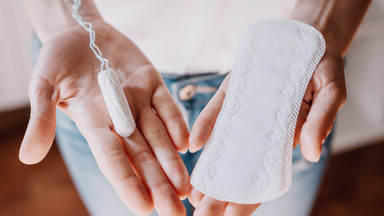 "Krwawy problem". Pierwszy na świecie raport dotyczący ubóstwa menstruacyjnego