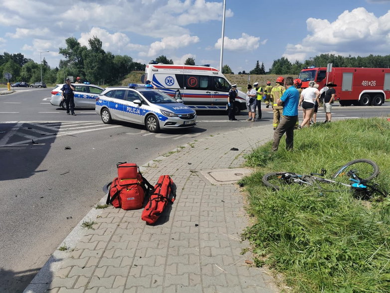 Sprawca wypadku na skrzyżowaniu ul. Radwańskich i Reja trafił do szpitala