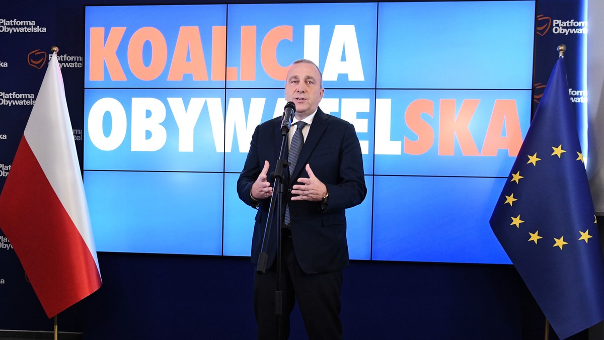 Grzegorz Schetyna ogłosił rekomendowane "jedynki" na listach wyborczych Koalicji Obywatelskiej do Sejmu. Na listach znajdują się politycy PO, Nowoczesnej, Inicjatywy Polskiej, Zielonych, a także działacze i aktywiści społeczni.