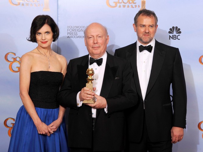Najlepszy film telewizyjny lub miniserial: 'Downton Abbey' (Julian Fellowes, Elizabeth McGovern i Hugh Bonneville)