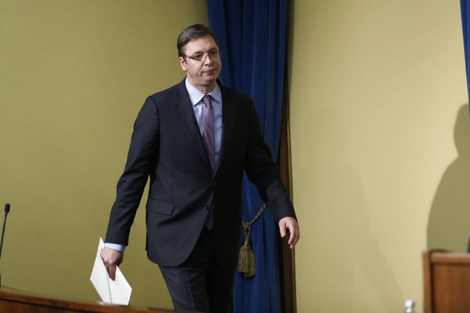 Hoćete da pustim da se ne čuje srpski glas o Srebrenici: Vučić