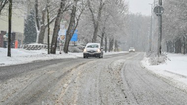 ekstremalne warunki pogodowe. wszystkie uczelnie w mieście odwołały zajęcia