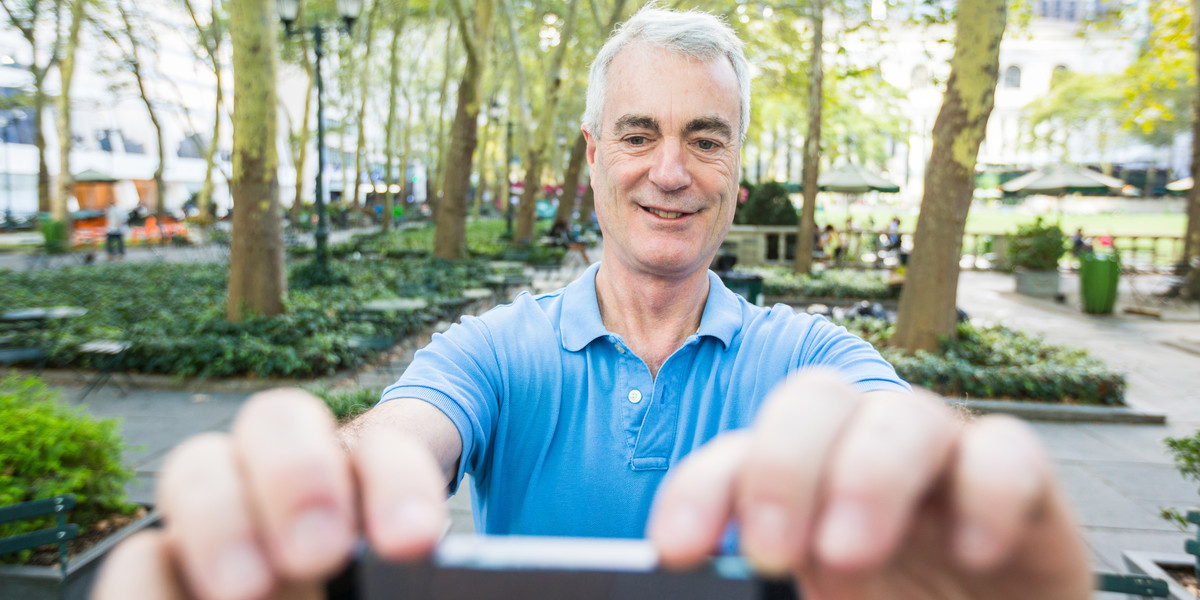 Pozywa Apple, bo stracił wszystkie selfie