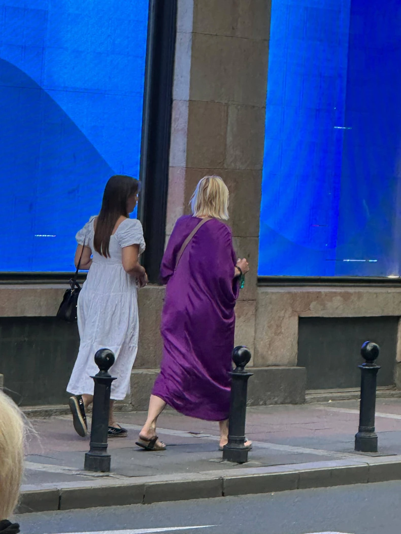 Uhvatili smo Anu Divac u centu Beograda sa ćerkom