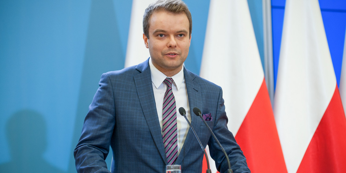 Rafał Bochenek poseł PiS, były rzecznik rządu podkreśla, że gdyby nie ostatnie lata rządów PiS to Polakom żyłoby się bardzo źle. 