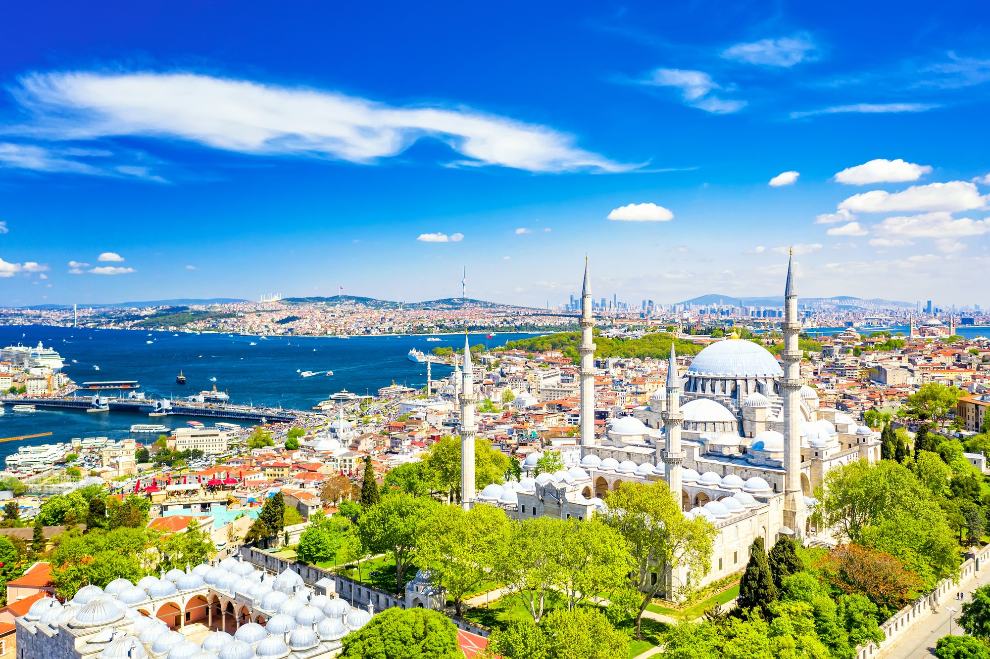 Istanbul je najväčšie mesto v Turecku.