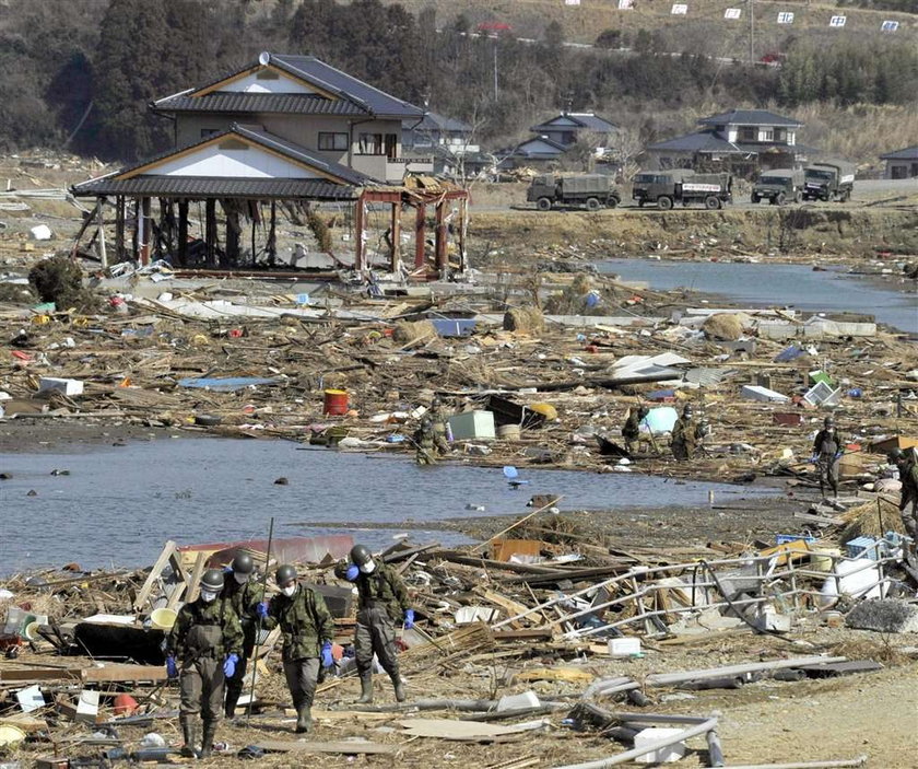 W Japonii trzęsie się ziemia. Skażona woda jest już nie tylko w Tokio