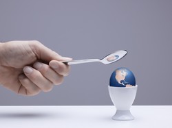 Mishra: Państwowy kapitalizm wypiera neoliberalizm