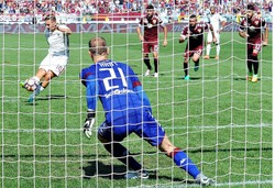 Liga włoska: Francesco Totti strzelił 250. gola w Serie A. Szczęsny skapitulował aż trzy razy