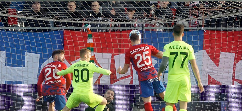 Popis Rakowa, obrona Zagłębia dziurawa jak ser szwajcarski [WIDEO]