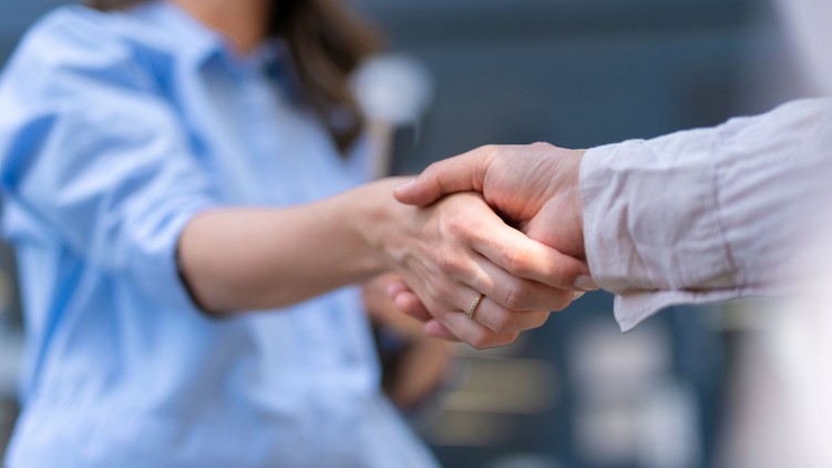 milyen a jó kézfogás