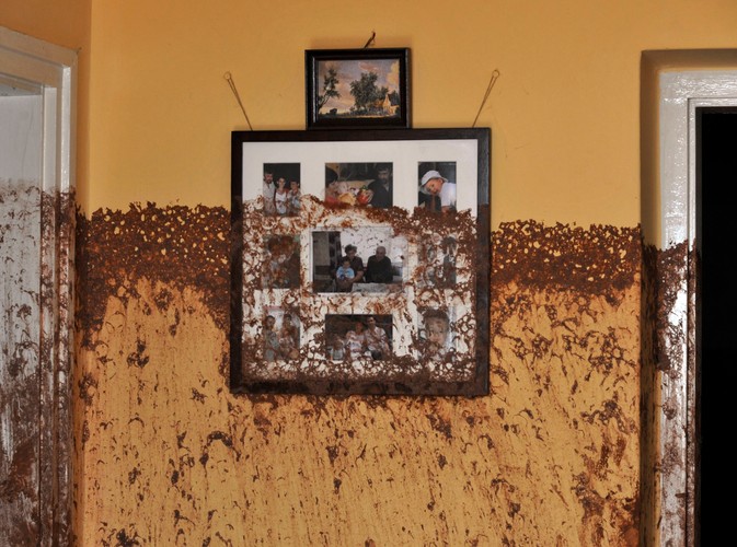 Czerwony szlam zalewa Węgry