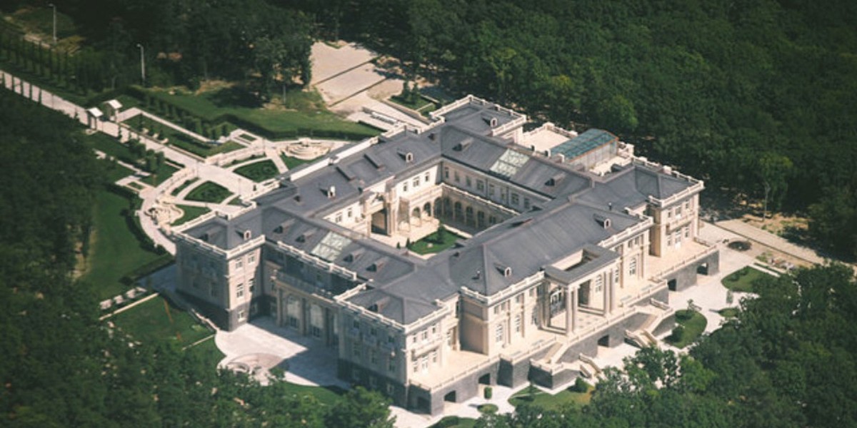 Rosja Nowe informacje o "Pałacu Putina". "Mrowisko wykute w skale