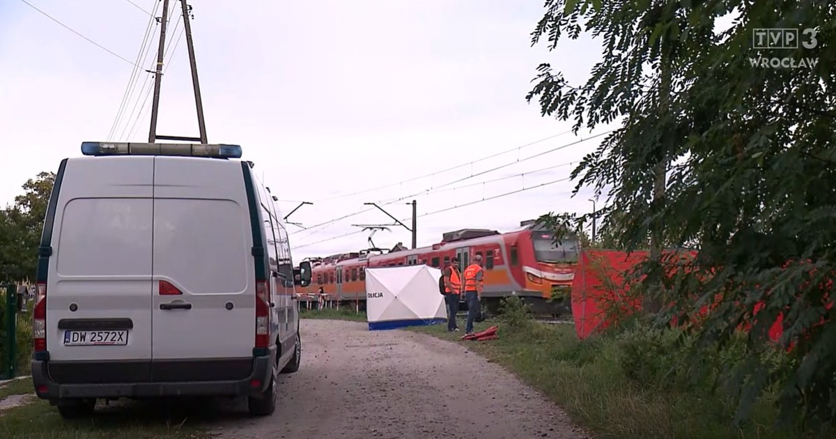 Tragedia na torach w Oleśnicy – matka i 9‑letnia córka zginęły pod pociągiem