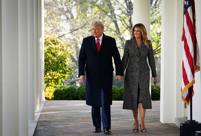 Melanija Tramp i Donald Tramp na proslavi Dana zahvalnosti u Beloj kući: pogledajte modno izdanje prve dame Amerike