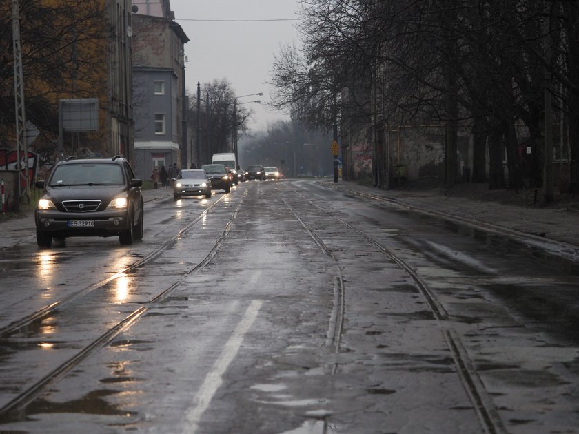 Remont ul.Wojska Polskiego - robotników nie widać, ale... przebudowa trwa