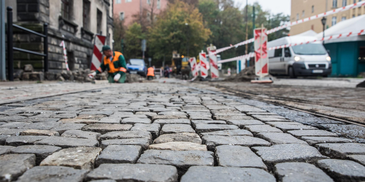 Naprawa kostki na placu Wielkopolskim