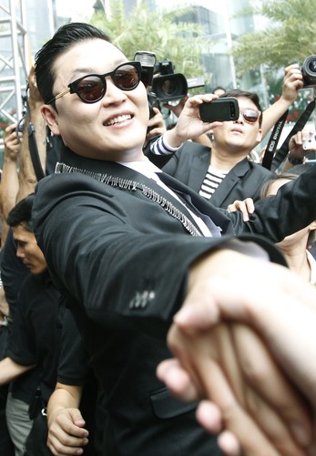 PSY podczas spotkania z fanami w Tajlandii