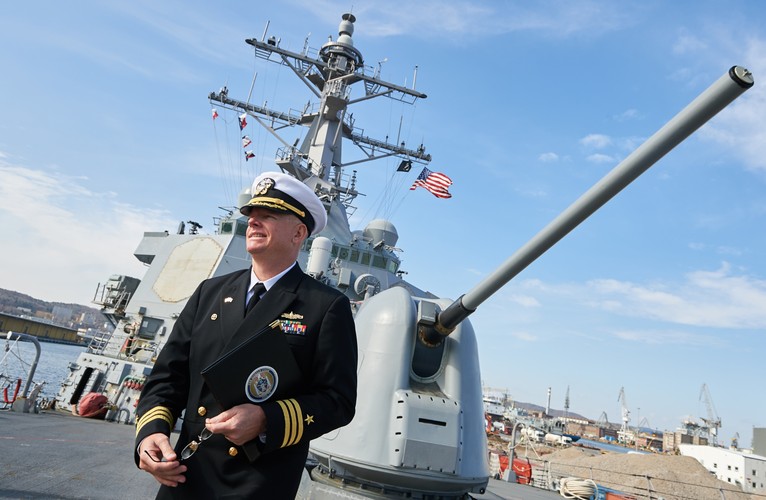 Kapitan okrętu Charles Hampton