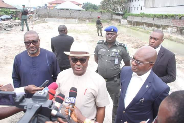 Nyesom Wike, Governor of Rivers State, addresses the press in 2019 (Twitte/@GovWike)