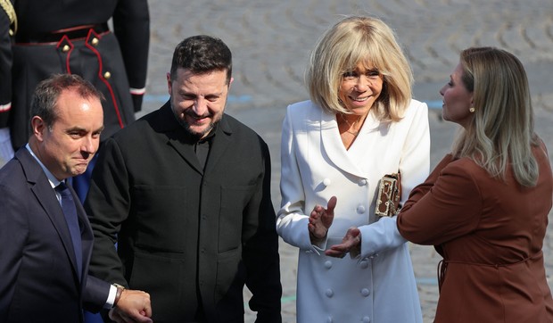 Sebastijan Lekorni, Volodimir Zelenski, Brižit Makron i Olena Zelenski na vojnoj paradi u Francuskoj