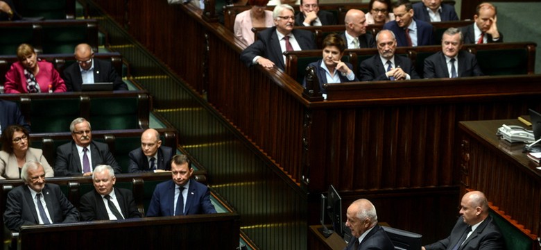 Sejm odrzucił wniosek o wotum nieufności wobec szefa MON