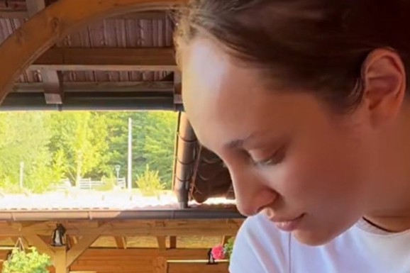 LEKOVI, USTANOVE I TEŠKA DIJAGNOZA Luna Đogani rasplakala sve informacijama: "Srce mi se slomilo, mislila sam da je najbolje da sedi u četiri zida", evo KOJA REČENICA je promenila sve