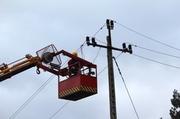 Warunki atmosferyczne a brak prądu: jakie prawa ma konsument?