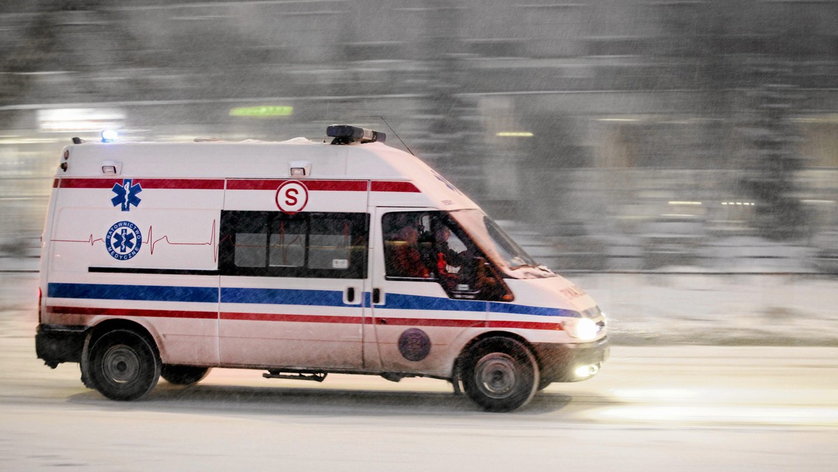 Po wypadku z udziałem tira i samochodu osobowego w sobotę zablokowana była droga krajowa nr 31 w powiecie słubickim. Policja wytyczyła objazd przez Kowalów i Słubice - poinformowała Dorota Dąbrowska z lubuskiej policji. Kierowca tira miał ponad 2,5 promila alkoholu w wydychanym powietrzu.