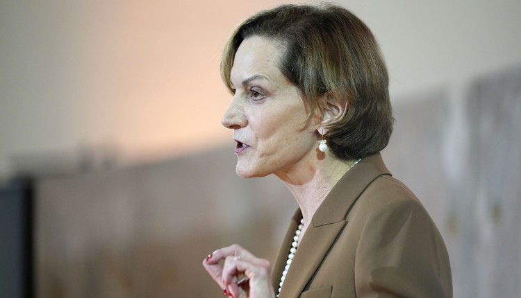 Anne Applebaum: Putin wykorzystuje to, że Polska jest bardzo spolaryzowana