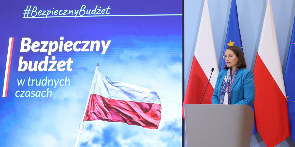 Minister finansów Magdalena Rzeczkowska na konferencji prasowej po przyjęciu przez rząd projektu budżetu na 2024 r.