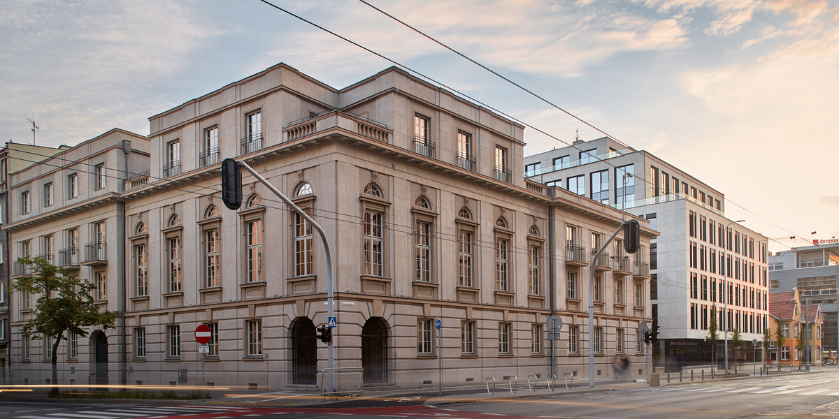 Bank Polski 1929 | Dzięki rewitalizacji historycznego budynku banku, Gdynia odzyskała swój architektoniczny skarb.