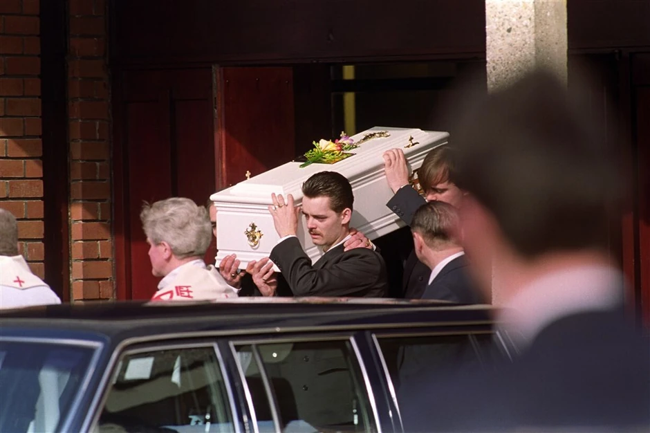 Sahrana Džejmsa Baldžera u Liverpulu 1. marta 1993.