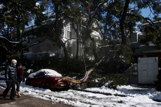 Śnieżyce w Grecji i Turcji, rekordowe mrozy w Teksasie. To efekt wiru polarnego