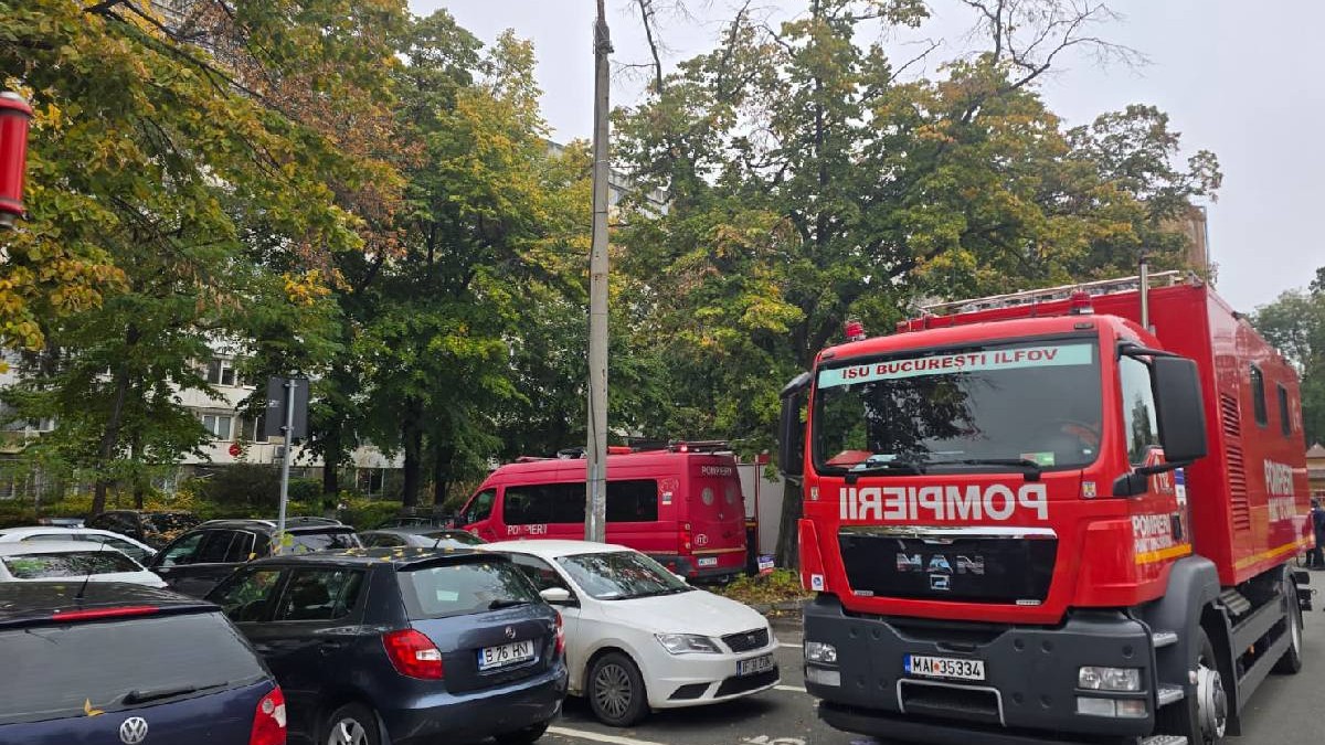 Un bloc de 8 etaje a crăpat în Drumul Tabrei din București. Zeci de locatari din clădirea cu risc seismic sunt evacuați de urgență 

