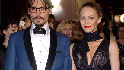 Johnny Depp exfelesége szerint volt férje sosem emelt volna rá kezet
