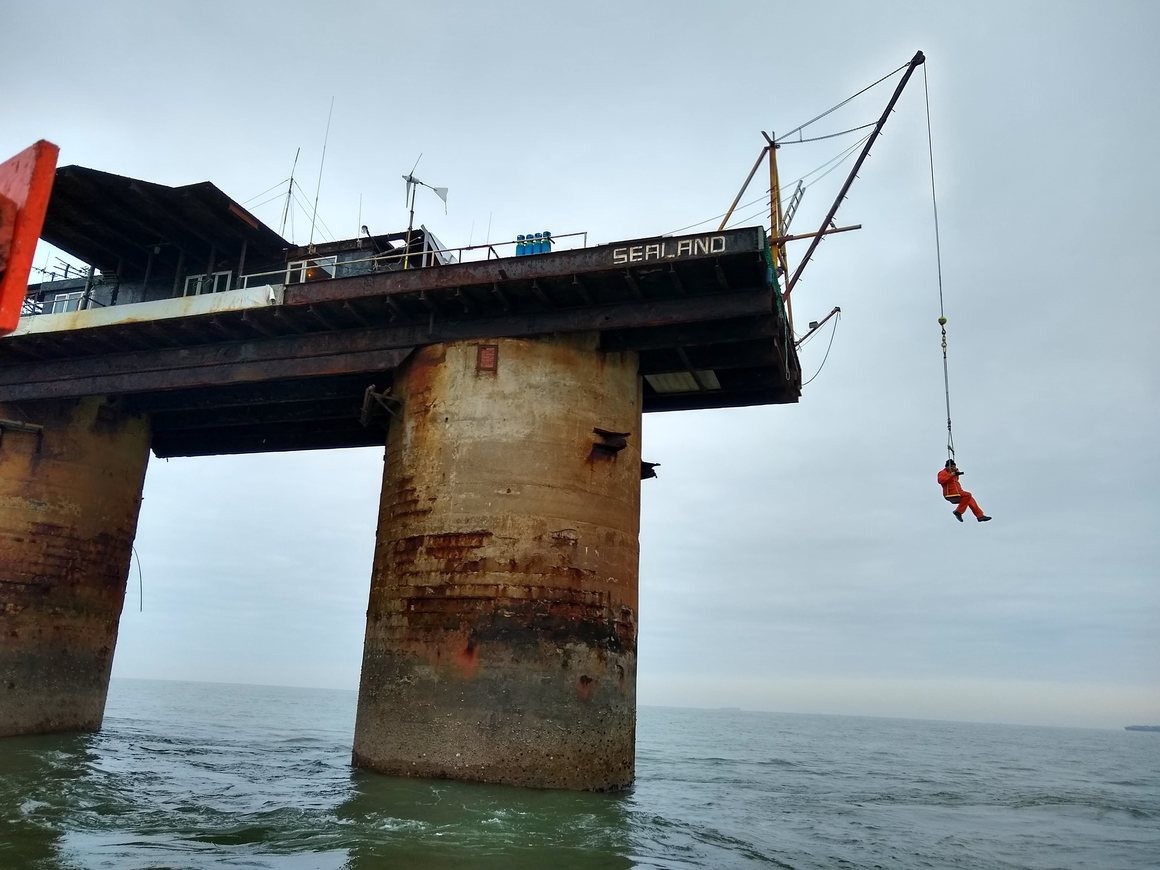 Najmenší národ na svete s názvom Sealand.