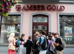 Zbiorowy sukces oszukanych przez Amber Gold. Teraz pozwą duży bank