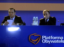 Gdzie pracują krewni, jakie interesy robisz? Wewnętrzna "lustracja" w PO