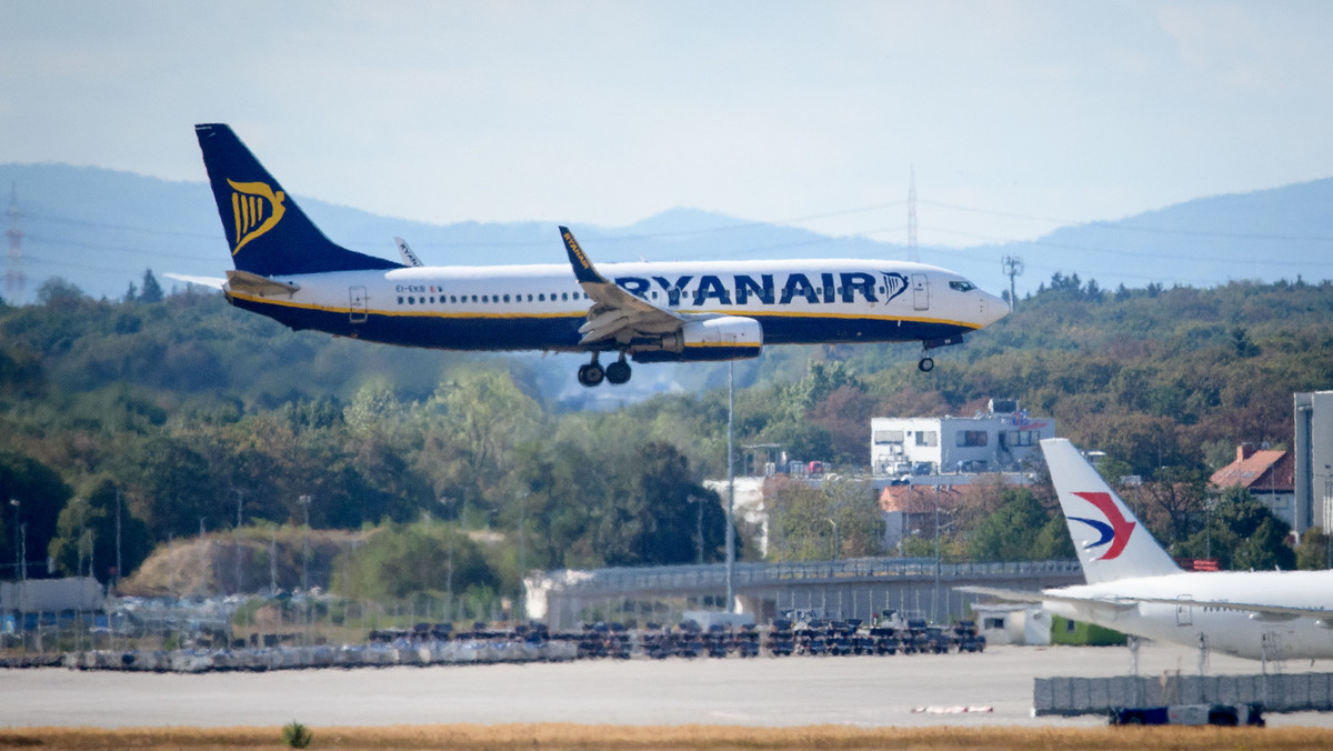 Ryanair: 190 lotów odwołanych