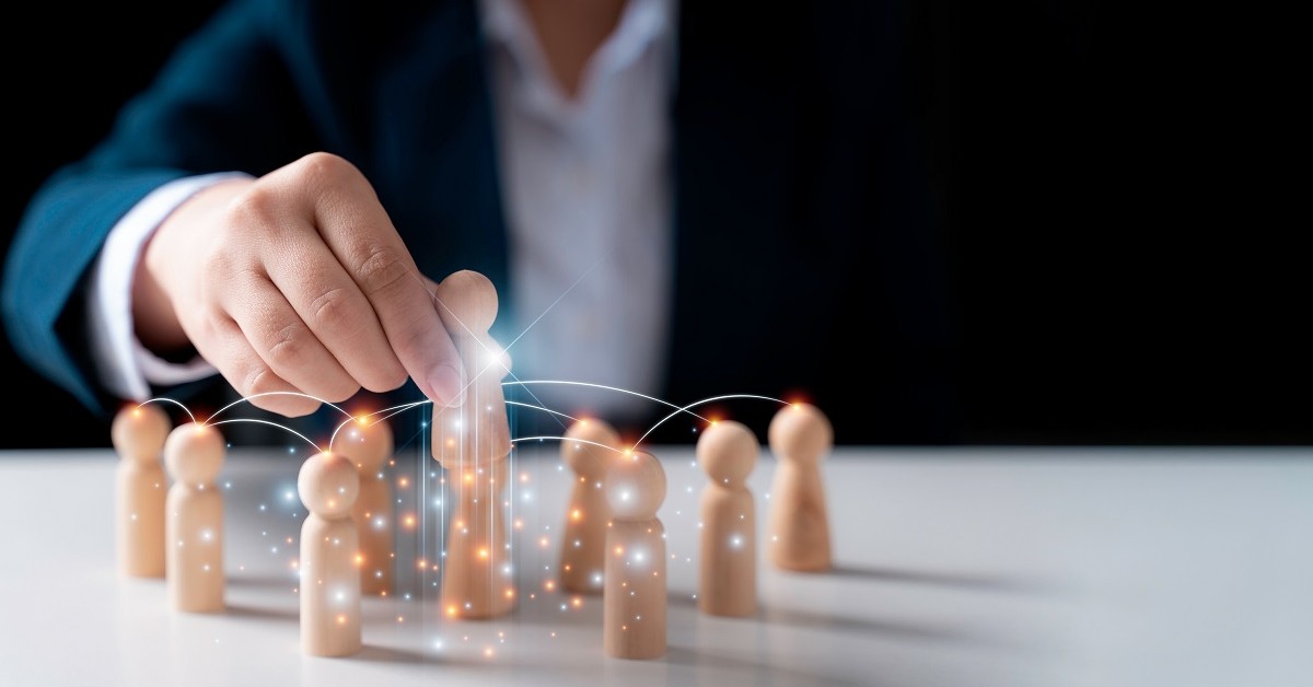 Praca, która wyprzedza jutro – co naprawdę mówią globalne trendy HR 2025